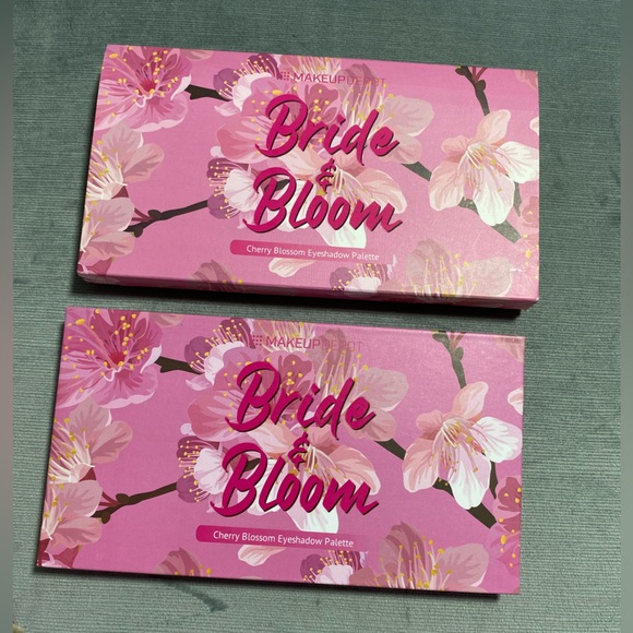 NWT Bride and Bloom cherry blossom, 18 color eyeshadow palette with mirror - Picture 13 of 15